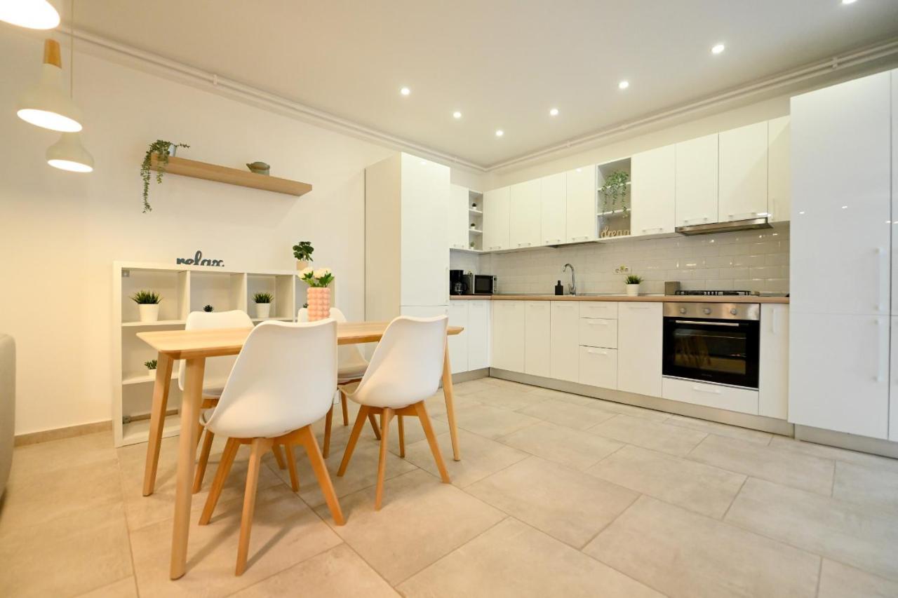 Splendid 2Br Apartment With Breathtaking Views Of Casa Poporului Bucarest Exterior foto